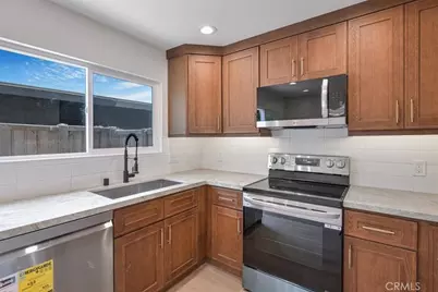 229 Springview, Irvine, CA 92620 - Photo 4