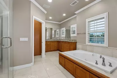 18452 Carnaby, Huntington Beach, CA 92648 - Photo 32