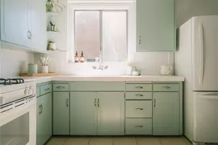 801 N Myers, Burbank, CA 91506 - Photo 10