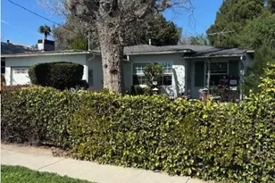 21011 Cohasset St, Canoga Park, CA 91303 - Photo 2