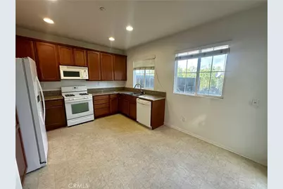 15431 Park Point #108, Lake Elsinore, CA 92532 - Photo 4