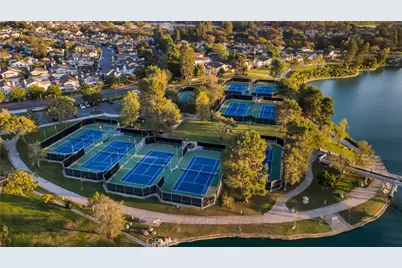 125 Briarglen, Irvine, CA 92614 - Photo 18