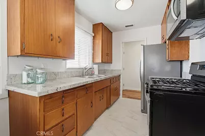 211 S Date, Anaheim, CA 92805 - Photo 22