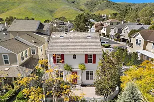 8 Earthen Ct, Ladera Ranch, CA 92694 - Photo 2