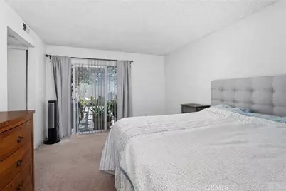 2006 California, Huntington Beach, CA 92648 - Photo 16