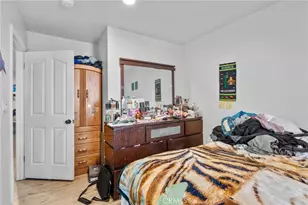 879 E 40th Pl, Los Angeles, CA 90011 - Photo 22