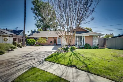 5952 Par, Huntington Beach, CA 92649 - Photo 2