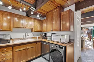 189 Moreno Ln, Sugarloaf, CA 92386 - Photo 10