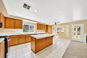 6252 Sunset Canyon Ct, Lancaster, CA 93536 - Photo 8