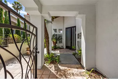 21 Agia, Laguna Niguel, CA 92677 - Photo 2