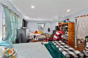 879 E 40th Pl, Los Angeles, CA 90011 - Photo 38