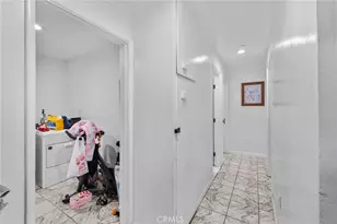 879 E 40th Pl, Los Angeles, CA 90011 - Photo 16