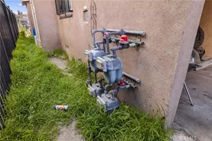 879 E 40th Pl, Los Angeles, CA 90011 - Photo 6