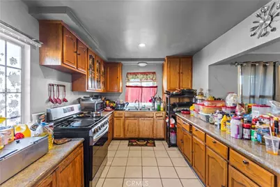 3165 Oakwood Avenue, Lynwood, CA 90262 - Photo 10