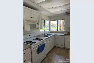 113 Rockwood #30, Irvine, CA 92614 - Photo 2