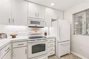 2233 Martin, Irvine, CA 92612 - Photo 22