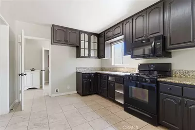 15000 Hamlin Street, Van Nuys, CA 91411 - Photo 6