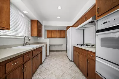 1135 Catalina Ave., Seal Beach, CA 90740 - Photo 10