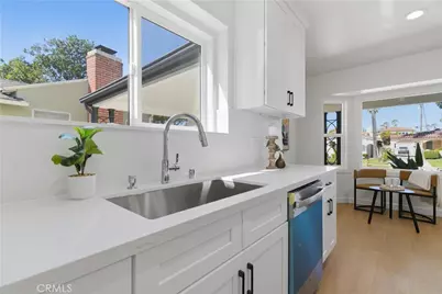 3972 Hubert Avenue, Los Angeles, CA 90008 - Photo 10