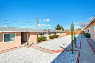 15564 Hesperia, Victorville, CA 92395 - Photo 2