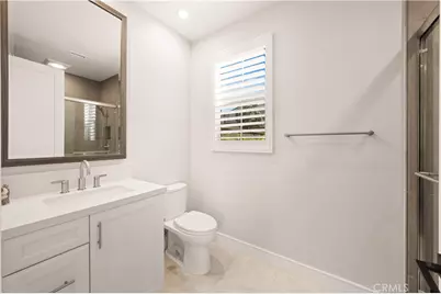60 Rotunda, Irvine, CA 92620 - Photo 8
