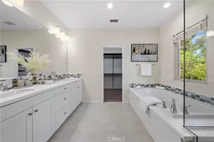 113 Hanging, Irvine, CA 92620 - Photo 20