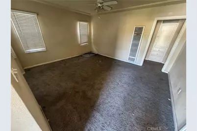 10600 Hildreth Avenue, South Gate, CA 90280 - Photo 2