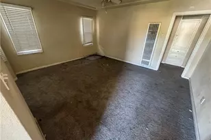 10600 Hildreth Ave, South Gate, CA 90280 - Photo 2