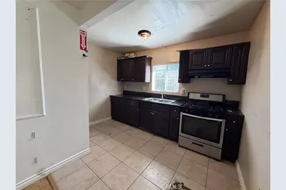 2303 W 75th Street, Los Angeles, CA 90043 - Photo 2