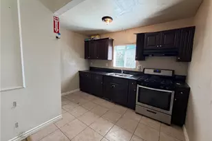 2303 W 75th St, Los Angeles, CA 90043 - Photo 2