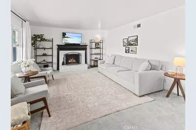 17102 Kampen Lane, Huntington Beach, CA 92647 - Photo 2