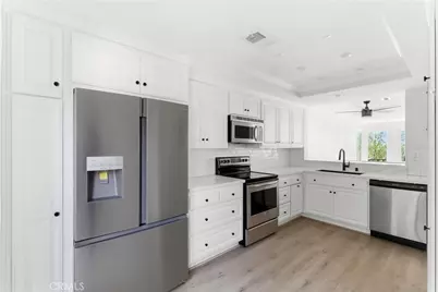 1095 Mesa Bluff, Costa Mesa, CA 92627 - Photo 8