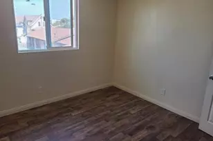 944 W 74th, Los Angeles, CA 90044 - Photo 6