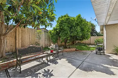 5 Poinsettia, Irvine, CA 92604 - Photo 36