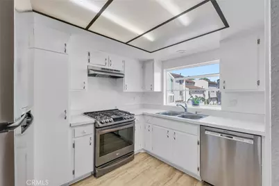 2000 W Palmyra #30, Orange, CA 92868 - Photo 10