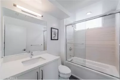 6016 W Beachwood Ln, Los Angeles, CA 90038 - Photo 18