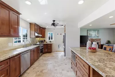 17441 Jefferson Lane, Huntington Beach, CA 92647 - Photo 12