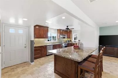 17441 Jefferson Lane, Huntington Beach, CA 92647 - Photo 10