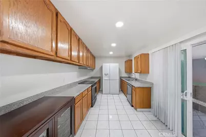 7851 Cypress, Huntington Beach, CA 92647 - Photo 18