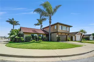 17042 Twain, Huntington Beach, CA 92649 - Photo 2