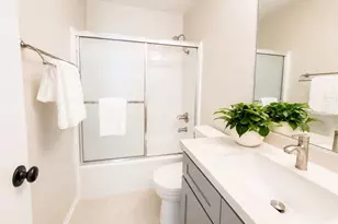 42 Almond Tree Ln, Irvine, CA 92612 - Photo 20