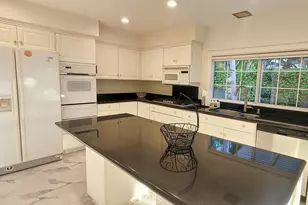 42 Almond Tree Ln, Irvine, CA 92612 - Photo 10