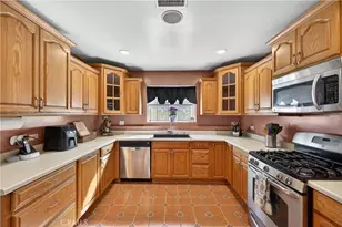 22441 Hartland, West Hills, CA 91307 - Photo 18