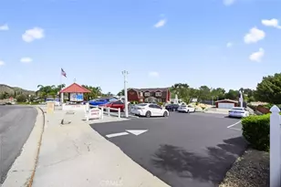 33985 Harvest Way, Wildomar, CA 92595 - Photo 20