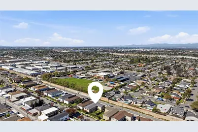 998 Mission, Costa Mesa, CA 92626 - Photo 6