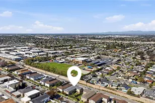 998 Mission, Costa Mesa, CA 92626 - Photo 6