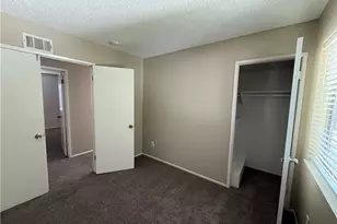 29338 Florabunda, Canyon Country, CA 91387 - Photo 16