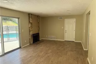 29338 Florabunda, Canyon Country, CA 91387 - Photo 12