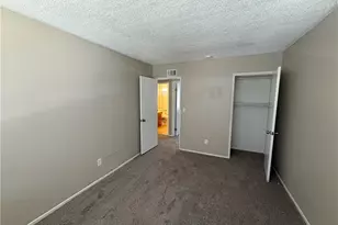 29338 Florabunda, Canyon Country, CA 91387 - Photo 8