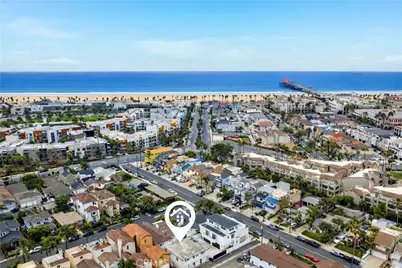 207 Baltimore Avenue, Huntington Beach, CA 92648 - Photo 2